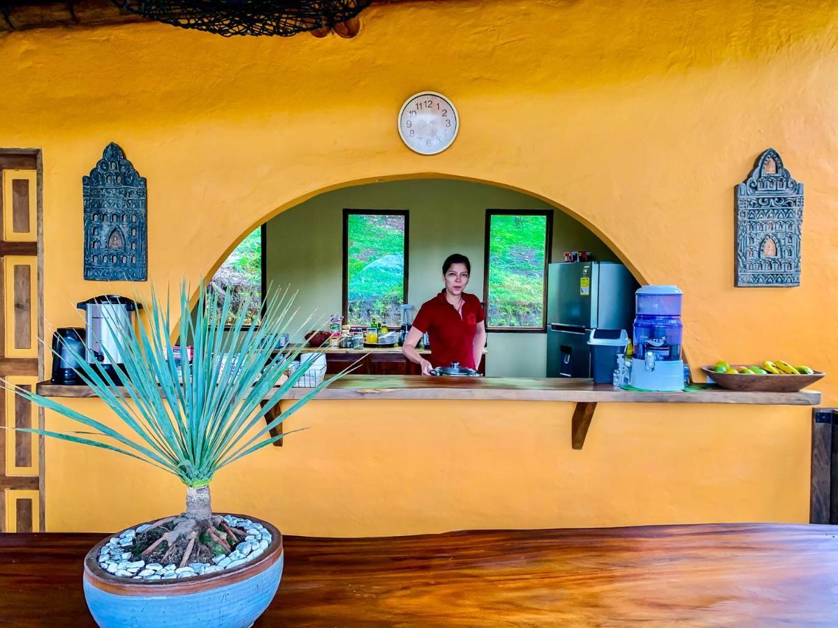 La Casa De Loto Retreat Guatapé Exteriör bild